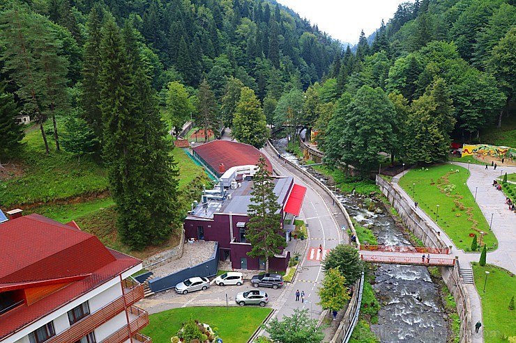 Travelnews.lv Gruzijas kūrortā Sairme izbauda 500 metru braucienu ar zipline 261571