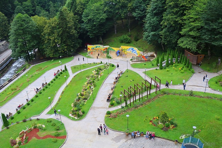 Travelnews.lv Gruzijas kūrortā Sairme izbauda 500 metru braucienu ar zipline 261573