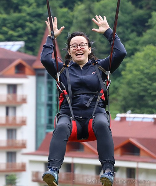 Travelnews.lv Gruzijas kūrortā Sairme izbauda 500 metru braucienu ar zipline 261579