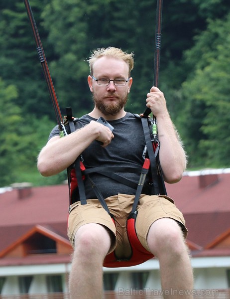 Travelnews.lv Gruzijas kūrortā Sairme izbauda 500 metru braucienu ar zipline 261582