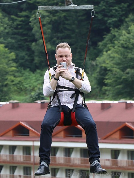Travelnews.lv Gruzijas kūrortā Sairme izbauda 500 metru braucienu ar zipline 261583