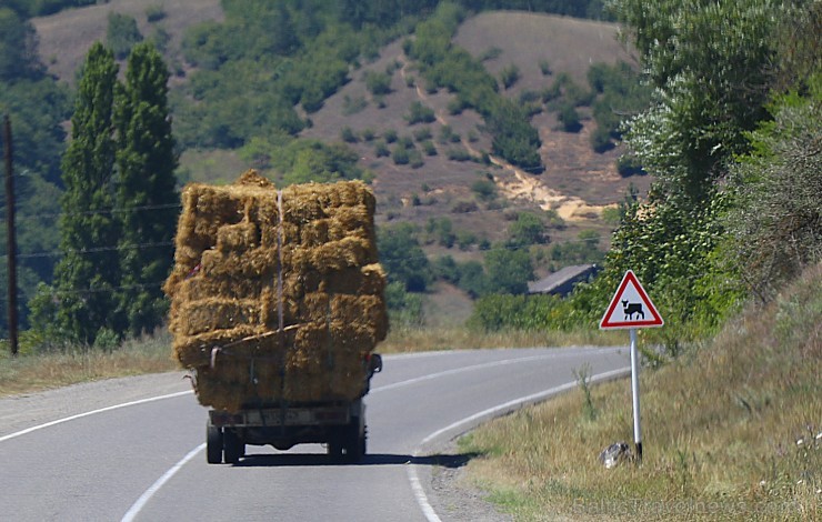 Travelnews.lv izbrauc Gruzijas autostrādes, kalnu asfalta ceļus un vēro dažādos žogu vārtus 262206