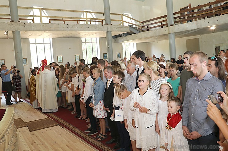 Ikšķiles Svētā Meinarda Romas katoļu draudzes dievnams organizē svinīgu Iestiprināšanas sakramenta ceremoniju Ikšķiles Svētā Meinarda Romas katoļu draudzes dievnams organizē svinīgu Iestiprināšanas sakramenta ceremoniju 262506