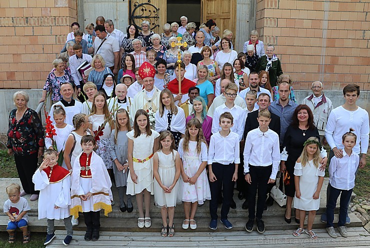 Ikšķiles Svētā Meinarda Romas katoļu draudzes dievnams organizē svinīgu Iestiprināšanas sakramenta ceremoniju Ikšķiles Svētā Meinarda Romas katoļu draudzes dievnams organizē svinīgu Iestiprināšanas sakramenta ceremoniju 262513