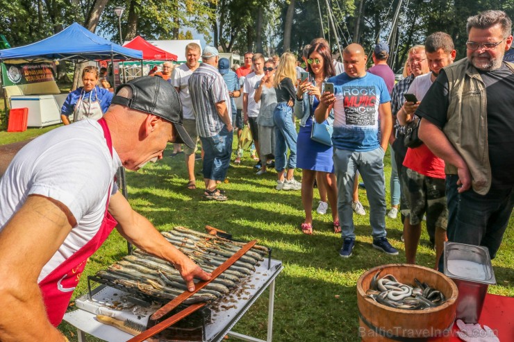 Nēģu svētki ir vērienīgākie svētki Carnikavas novadā, kuri ik gadu tiek svinēti augustā, atzīmējot nēģu zvejas sezonas atklāšanu 263337