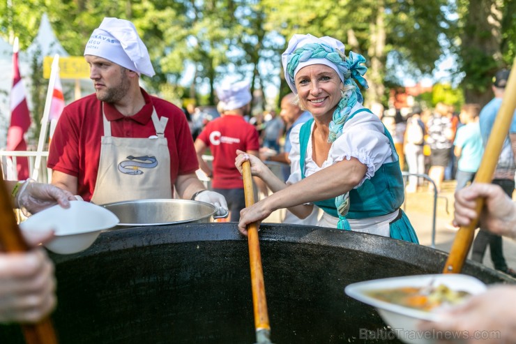Nēģu svētki ir vērienīgākie svētki Carnikavas novadā, kuri ik gadu tiek svinēti augustā, atzīmējot nēģu zvejas sezonas atklāšanu 263364