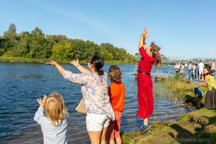 Nēģu svētki ir vērienīgākie svētki Carnikavas novadā, kuri ik gadu tiek svinēti augustā, atzīmējot nēģu zvejas sezonas atklāšanu 263365