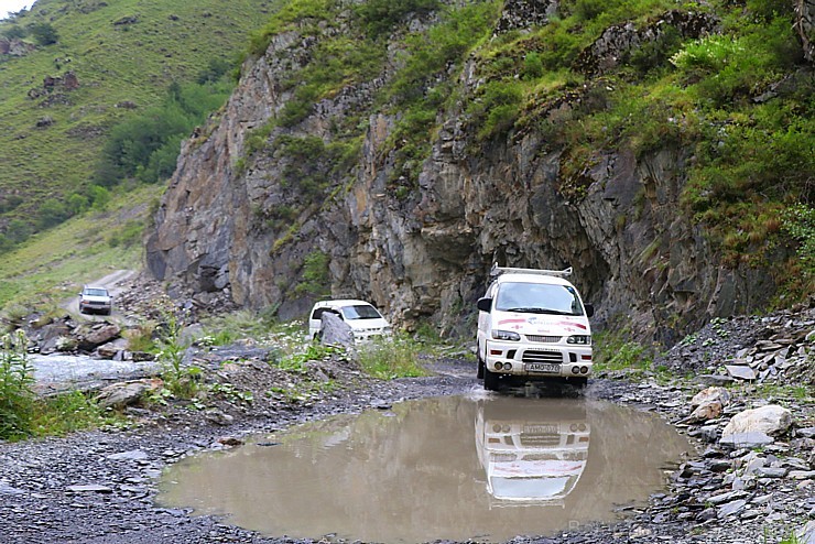 Ar 4x4 mikroautobusu izbraucam maršrutu Šatili - Mutso Kaukāza kalnos. Atbalsta: Georgia.Travel 263641