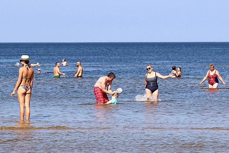 Jūrmala 1.septembri sagaida ar saulainu un labi apmeklētu pludmali 263992