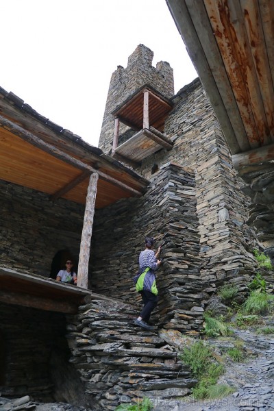 Travelnews.lv apmeklē Mutso ciemu Kaukāza kalnos un iepazīst viduslaiku cietoksni. Atbalsta: Georgia.Travel Travelnews.lv apmeklē Mutso ciemu Kaukāza kalnos un iepazīst viduslaiku cietoksni. Atbalsta: Georgia.Travel 264049
