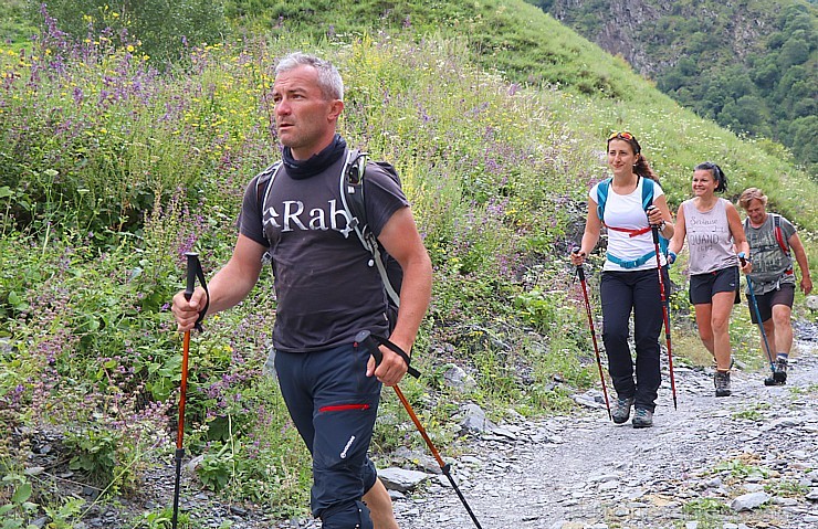 Travelnews.lv apmeklē Mutso ciemu Kaukāza kalnos un iepazīst viduslaiku cietoksni.  Atbalsta: Georgia.Travel 264069