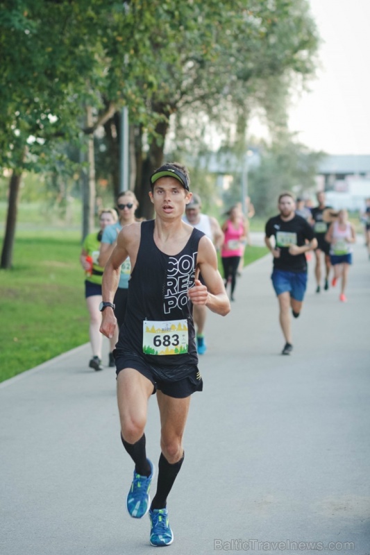 Pozitīvā, sportiskā un jautrā gaisotnē, pulcējot vairāk kā pus tūkstoti dalībnieku, noslēdzās skriešanas seriāla Pozitīvā, sportiskā un jautrā gaisotnē, pulcējot vairāk kā pus tūkstoti dalībnieku, noslēdzās skriešanas seriāla
