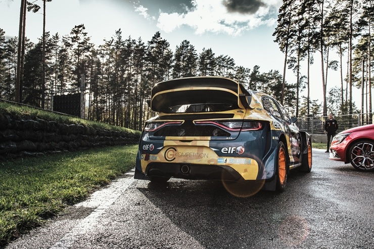 Travelnews.lv ar «Renault Mūsa Motors Rīga» atbalstu iepazīst Pasaules rallijkrosa čempionāta aizkulises Latvijā. Foto: Toms Svilāns 265716