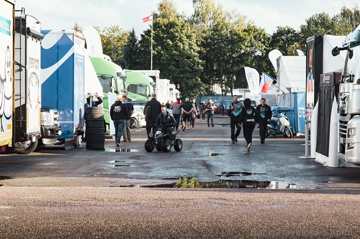 Travelnews.lv ar «Renault Mūsa Motors Rīga» atbalstu iepazīst Pasaules rallijkrosa čempionāta aizkulises Latvijā. Foto: Toms Svilāns 265725