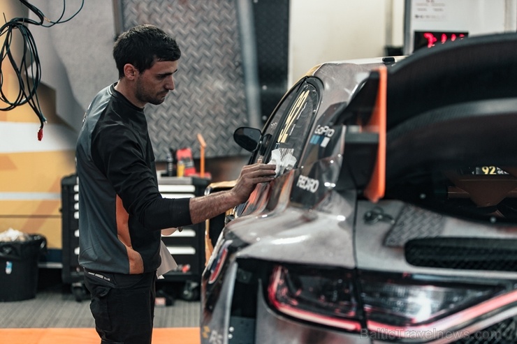 Travelnews.lv ar «Renault Mūsa Motors Rīga» atbalstu iepazīst Pasaules rallijkrosa čempionāta aizkulises Latvijā. Foto: Toms Svilāns 265732