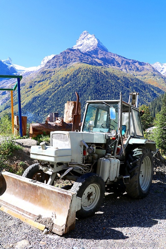 Travelnews.lv divas naktis nakšņo vienkāršā, bet viesmīlīgā Dombaja viesnīcā «Elbrus». Atbalsta: Magtur 266357