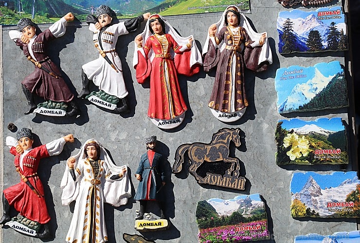 Travelnews.lv iepazīst Domabajā suvenīru tirgu tūristiem. Atbalsta: Magtur 266591