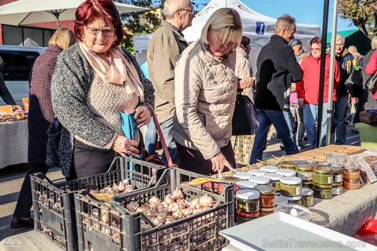 Madonas Saieta laukumā un tuvākajā apkārtnē notika tradicionālais rudens gadatirgus Madonas Saieta laukumā un tuvākajā apkārtnē notika tradicionālais rudens gadatirgus