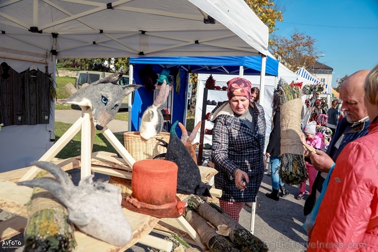 Madonas Saieta laukumā un tuvākajā apkārtnē notika tradicionālais rudens gadatirgus Madonas Saieta laukumā un tuvākajā apkārtnē notika tradicionālais rudens gadatirgus