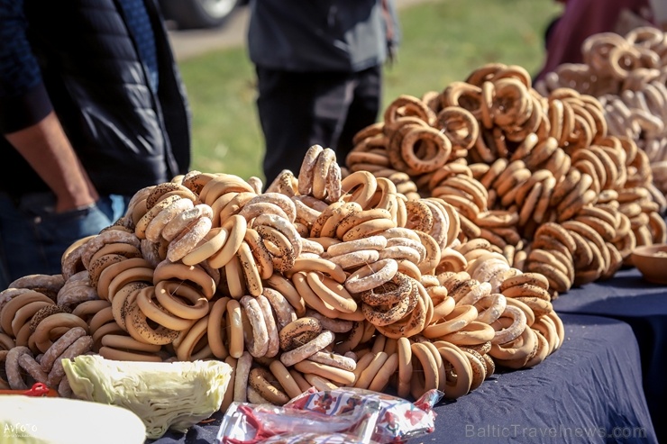 Madonas Saieta laukumā un tuvākajā apkārtnē notika tradicionālais rudens gadatirgus Madonas Saieta laukumā un tuvākajā apkārtnē notika tradicionālais rudens gadatirgus
