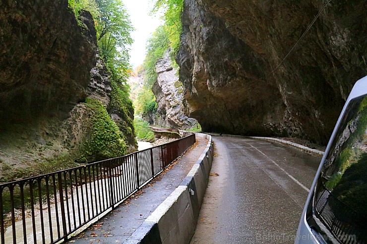 Travelnews.lv apmeklē tūristu iecienīto Čegemas ūdenskritumus Kabarda-Balkārija republikā. Atbalsta: Magtur Travelnews.lv apmeklē tūristu iecienīto Čegemas ūdenskritumus Kabarda-Balkārija republikā. Atbalsta: Magtur 268157