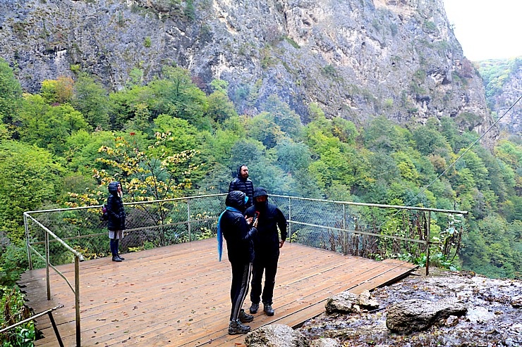 Travelnews.lv apmeklē tūristu iecienīto Čegemas ūdenskritumus Kabarda-Balkārija republikā. Atbalsta: Magtur Travelnews.lv apmeklē tūristu iecienīto Čegemas ūdenskritumus Kabarda-Balkārija republikā. Atbalsta: Magtur 268175