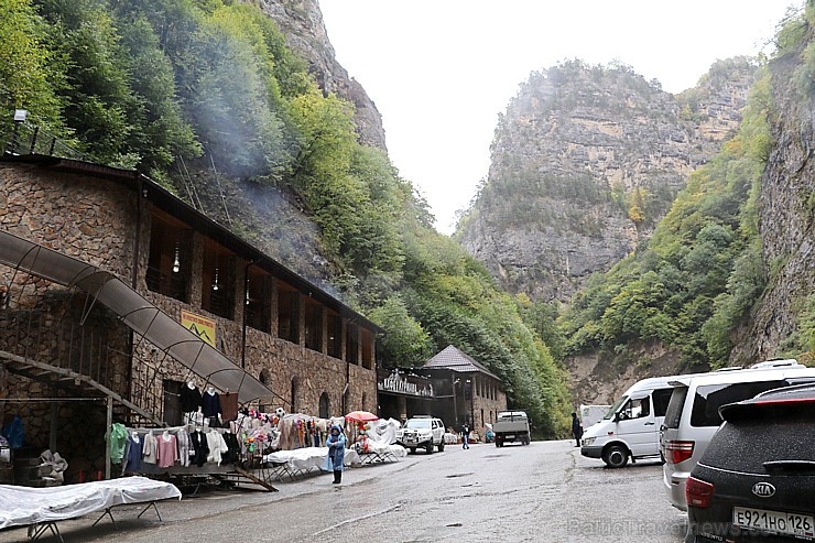 Travelnews.lv apmeklē tūristu iecienīto Čegemas ūdenskritumus Kabarda-Balkārija republikā. Atbalsta: Magtur Travelnews.lv apmeklē tūristu iecienīto Čegemas ūdenskritumus Kabarda-Balkārija republikā. Atbalsta: Magtur 268185