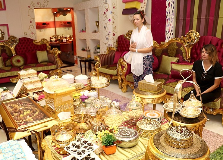 Travelnews.lv iepazīst turīgu arābu privātmāju Šārdžas emirātā. Atbalsta: VisitSharjah.com un Novatours.lv Travelnews.lv iepazīst turīgu arābu privātmāju Šārdžas emirātā. Atbalsta: VisitSharjah.com un Novatours.lv 269327