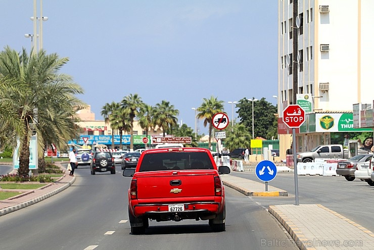 Travelnews.lv iepazīst Šārdžas emirāta lieliskos lielceļus ar 120 km/h. Atbalsta: VisitSharjah.com un Novatours.lv Travelnews.lv iepazīst Šārdžas emirāta lieliskos lielceļus ar 120 km/h. Atbalsta: VisitSharjah.com un Novatours.lv 270304