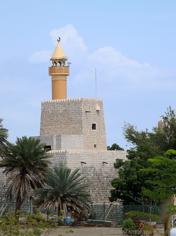 Travelnews.lv iepazīst Šārdžas emirāta lieliskos lielceļus ar 120 km/h. Atbalsta: VisitSharjah.com un Novatours.lv 270307