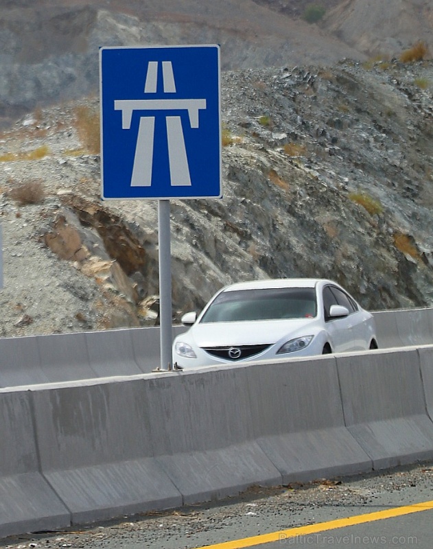 Travelnews.lv iepazīst Šārdžas emirāta lieliskos lielceļus ar 120 km/h. Atbalsta: VisitSharjah.com un Novatours.lv Travelnews.lv iepazīst Šārdžas emirāta lieliskos lielceļus ar 120 km/h. Atbalsta: VisitSharjah.com un Novatours.lv 270313