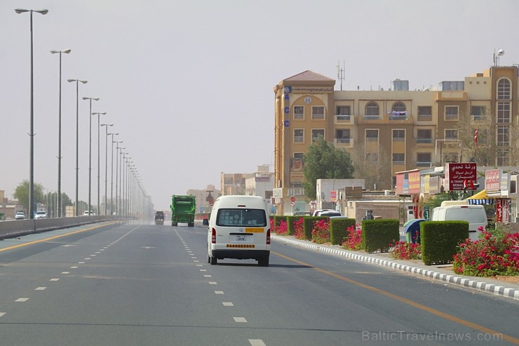 Travelnews.lv iepazīst Šārdžas emirāta lieliskos lielceļus ar 120 km/h. Atbalsta: VisitSharjah.com un Novatours.lv Travelnews.lv iepazīst Šārdžas emirāta lieliskos lielceļus ar 120 km/h. Atbalsta: VisitSharjah.com un Novatours.lv 270338