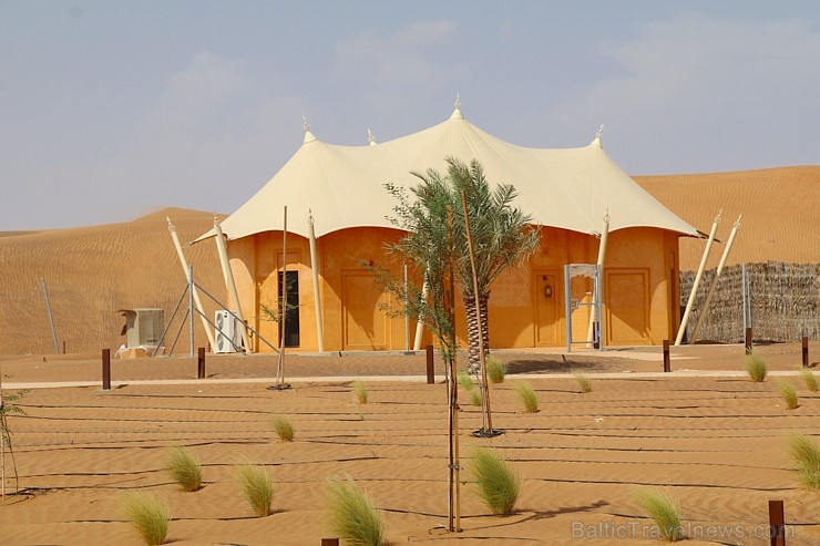Tuksnesī apmeklējam un pusdienojam Šārdžas emirātu viesnīcā «Al Badayer Oasis», kas pieder emirāta īpašo naktsmītņu kolekcijai «Mysk Sharjah Collecti Tuksnesī apmeklējam un pusdienojam Šārdžas emirātu viesnīcā «Al Badayer Oasis», kas pieder emirāta īpašo naktsmītņu kolekcijai «Mysk Sharjah Collecti 270351