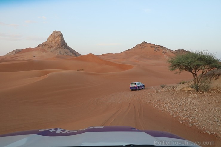 Travelnews.lv iepazīst Šārdžas emirāta tuksneša dzīvi izbraucienā ar apvidus spēkratu, Atbalsta: VisitSharjah.com un Novatours.lv Travelnews.lv iepazīst Šārdžas emirāta tuksneša dzīvi izbraucienā ar apvidus spēkratu, Atbalsta: VisitSharjah.com un Novatours.lv 270798