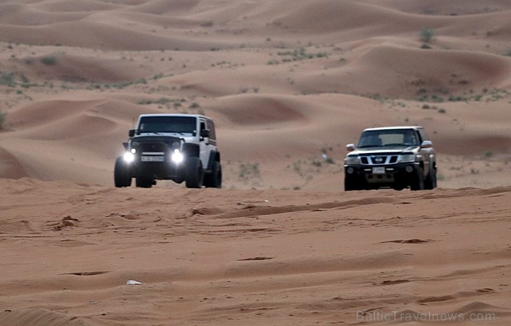 Travelnews.lv iepazīst Šārdžas emirāta tuksneša dzīvi izbraucienā ar apvidus spēkratu, Atbalsta: VisitSharjah.com un Novatours.lv Travelnews.lv iepazīst Šārdžas emirāta tuksneša dzīvi izbraucienā ar apvidus spēkratu, Atbalsta: VisitSharjah.com un Novatours.lv 270816