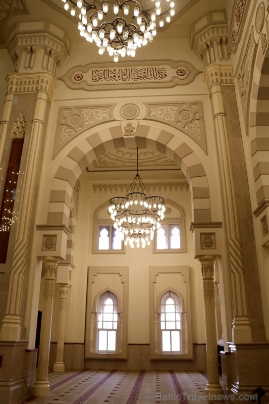 Travelnews.lv ekskursijas veidā apmeklē skaistu mošeju Šārdžas emirātā. Atbalsta: VisitSharjah.com un Novatours.lv Travelnews.lv ekskursijas veidā apmeklē skaistu mošeju Šārdžas emirātā. Atbalsta: VisitSharjah.com un Novatours.lv 271234