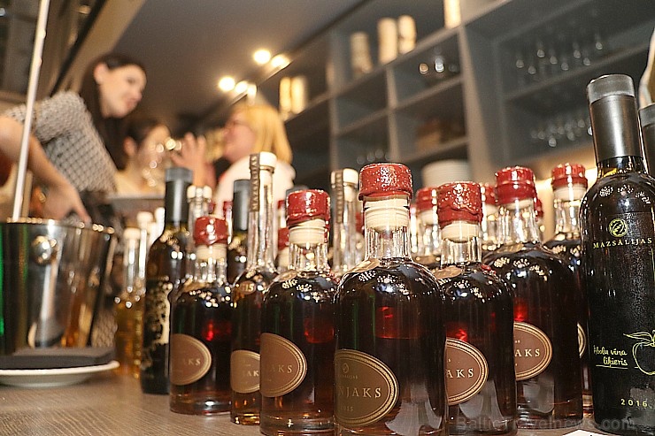 Rīgas 5 zvaigžņu viesnīcā «Pullman Riga Old Town» 27.11.2019 tiekas uz Latvijas augļu un ogu vīnu skati 272152
