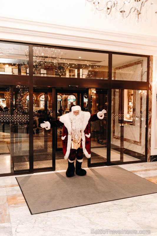 Viesnīca Grand Hotel Kempinski turpinot tradīciju pulcē rīdziniekus uz svinīgo Ziemassvētku egles iedegšanas ceremoniju Viesnīca Grand Hotel Kempinski turpinot tradīciju pulcē rīdziniekus uz svinīgo Ziemassvētku egles iedegšanas ceremoniju 272851