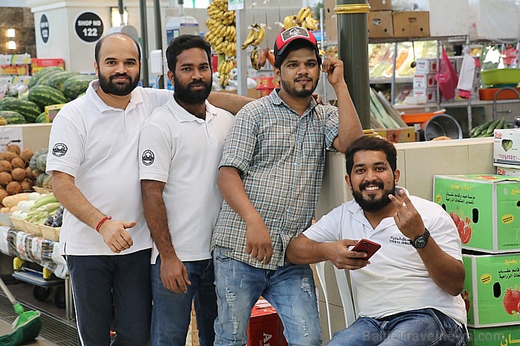 Travelnews.lv apmeklē Šārdžas augļu un dārzeņu tirgus paviljonu. Atbalsta: VisitSharjah.com un Novatours.lv Travelnews.lv apmeklē Šārdžas augļu un dārzeņu tirgus paviljonu. Atbalsta: VisitSharjah.com un Novatours.lv 273369
