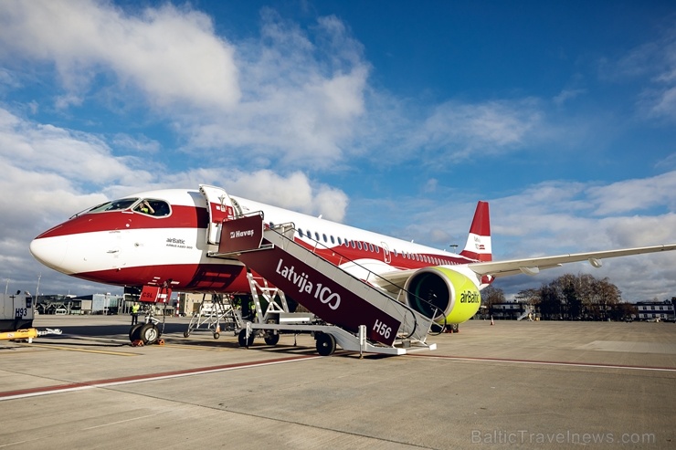 Latvijas lidsabiedrība «airBaltic» izdevusi jauno 2020. gada kalendāru, kurā 12 mēnešu un vāka fotogrāfiju modeļu tēlā iejutušās airBaltic darbinieces Latvijas lidsabiedrība «airBaltic» izdevusi jauno 2020. gada kalendāru, kurā 12 mēnešu un vāka fotogrāfiju modeļu tēlā iejutušās airBaltic darbinieces 274080