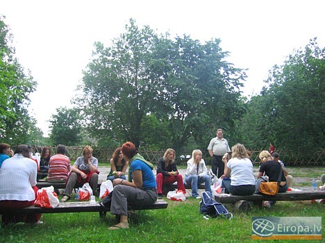 Parka administrācija ir padomājusi arī par labiekārtotu piknika vietu. Sīkāka informācija interneta: www.vooremaastik.ee/elistvere Parka administrācija ir padomājusi arī par labiekārtotu piknika vietu. Sīkāka informācija interneta: www.vooremaastik.ee/elistvere 14902