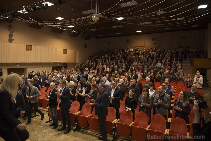 Travelnews.lv apmeklē Viestura Kairiša mākslas filmas «Pilsēta pie upes» pirmizrādi Krāslavā Foto: Inga Pudnika Travelnews.lv apmeklē Viestura Kairiša mākslas filmas «Pilsēta pie upes» pirmizrādi Krāslavā Foto: Inga Pudnika 274635