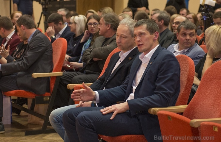 Travelnews.lv apmeklē Viestura Kairiša mākslas filmas «Pilsēta pie upes» pirmizrādi Krāslavā Foto: Inga Pudnika Travelnews.lv apmeklē Viestura Kairiša mākslas filmas «Pilsēta pie upes» pirmizrādi Krāslavā Foto: Inga Pudnika 274646