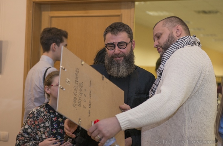 Travelnews.lv apmeklē Viestura Kairiša mākslas filmas «Pilsēta pie upes» pirmizrādi Krāslavā Foto: Inga Pudnika Travelnews.lv apmeklē Viestura Kairiša mākslas filmas «Pilsēta pie upes» pirmizrādi Krāslavā Foto: Inga Pudnika 274660