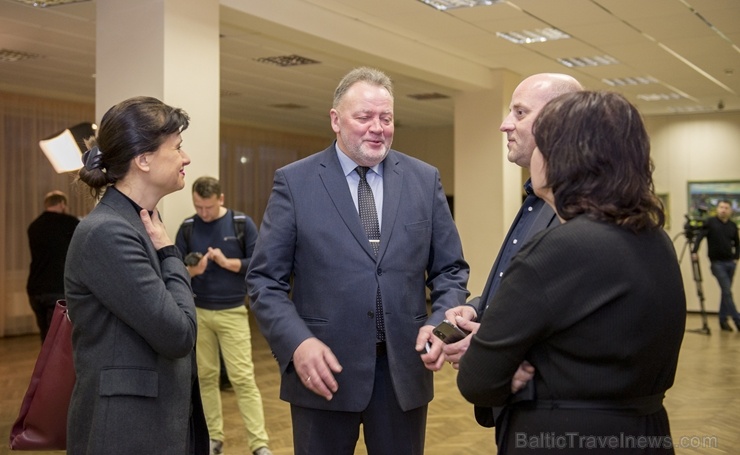 Travelnews.lv apmeklē Viestura Kairiša mākslas filmas «Pilsēta pie upes» pirmizrādi Krāslavā Foto: Inga Pudnika Travelnews.lv apmeklē Viestura Kairiša mākslas filmas «Pilsēta pie upes» pirmizrādi Krāslavā Foto: Inga Pudnika 274661