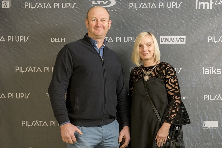 Travelnews.lv apmeklē Viestura Kairiša mākslas filmas «Pilsēta pie upes» pirmizrādi Krāslavā Foto: Inga Pudnika Travelnews.lv apmeklē Viestura Kairiša mākslas filmas «Pilsēta pie upes» pirmizrādi Krāslavā Foto: Inga Pudnika 274663