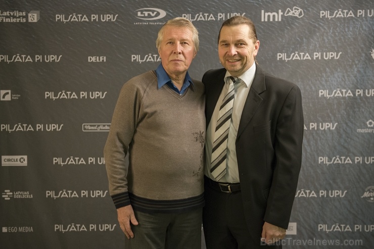 Travelnews.lv apmeklē Viestura Kairiša mākslas filmas «Pilsēta pie upes» pirmizrādi Krāslavā Foto: Inga Pudnika Travelnews.lv apmeklē Viestura Kairiša mākslas filmas «Pilsēta pie upes» pirmizrādi Krāslavā Foto: Inga Pudnika 274671