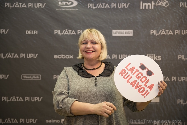 Travelnews.lv apmeklē Viestura Kairiša mākslas filmas «Pilsēta pie upes» pirmizrādi Krāslavā Foto: Inga Pudnika Travelnews.lv apmeklē Viestura Kairiša mākslas filmas «Pilsēta pie upes» pirmizrādi Krāslavā Foto: Inga Pudnika 274686