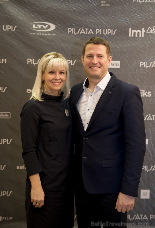Travelnews.lv apmeklē Viestura Kairiša mākslas filmas «Pilsēta pie upes» pirmizrādi Krāslavā Foto: Inga Pudnika Travelnews.lv apmeklē Viestura Kairiša mākslas filmas «Pilsēta pie upes» pirmizrādi Krāslavā Foto: Inga Pudnika 274687