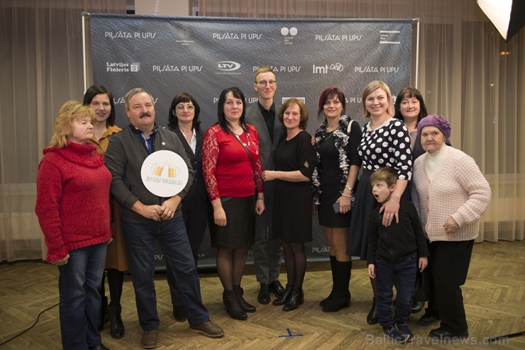 Travelnews.lv apmeklē Viestura Kairiša mākslas filmas «Pilsēta pie upes» pirmizrādi Krāslavā Foto: Inga Pudnika Travelnews.lv apmeklē Viestura Kairiša mākslas filmas «Pilsēta pie upes» pirmizrādi Krāslavā Foto: Inga Pudnika 274690